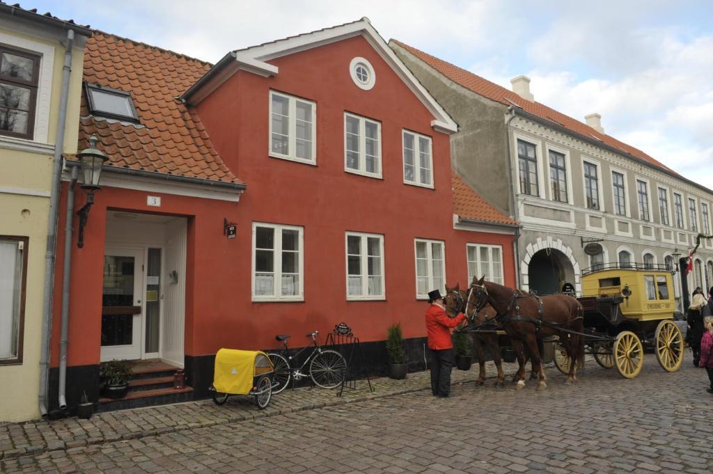 Bed & Coffee Ærøskøbing Ruang foto